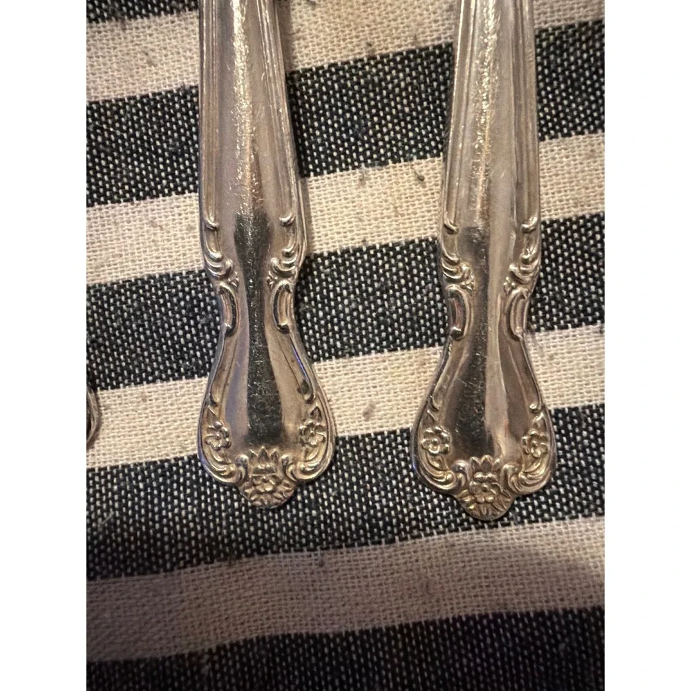Rogers & Bro Daybreak Silver Plate Dinner Forks Set of 7 Floral Scroll Pattern